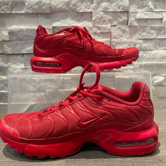 Nike Air Max Plus GS University Red size 6.5Y / WMNS 8 - Picture 1 of 5